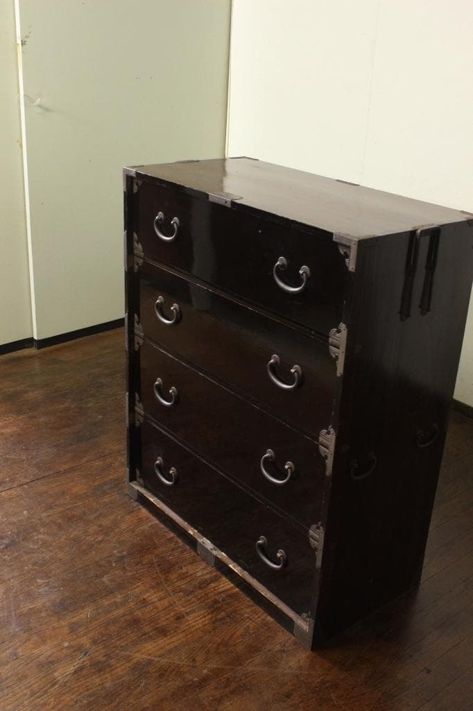 シンプルな四段引出しの時代箪笥 庄内箪笥/チェスト/古家具/古民藝/レトロ