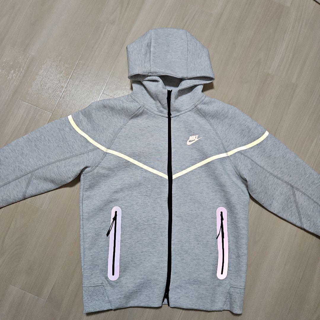 NIKEテック(グレー)