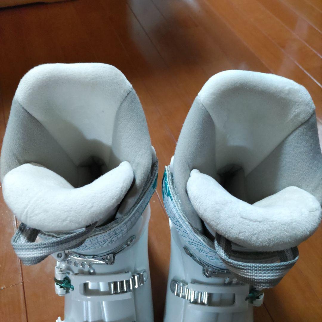 ［年内は27・28日発送可能］ HART 女性用スキー靴 ホワイト24.0