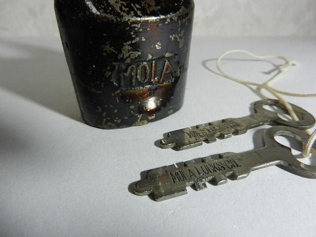 古い希少な鉄道?錠前その２（ボディーに「ＭＯＬＡ」の刻印）
