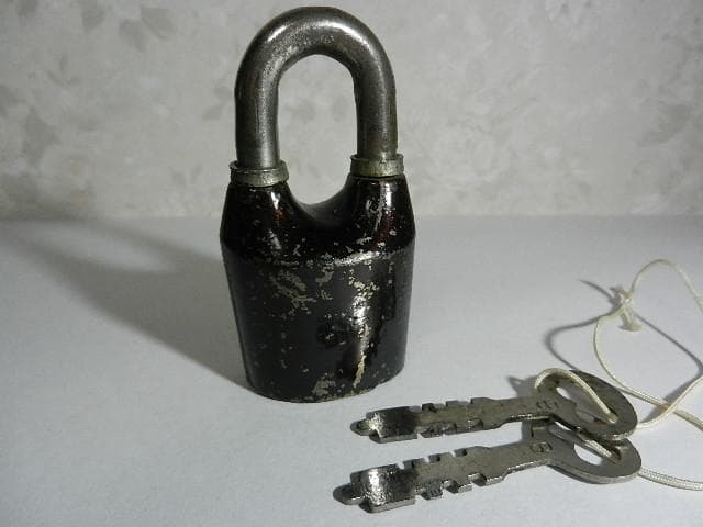 古い希少な鉄道?錠前その２（ボディーに「ＭＯＬＡ」の刻印）