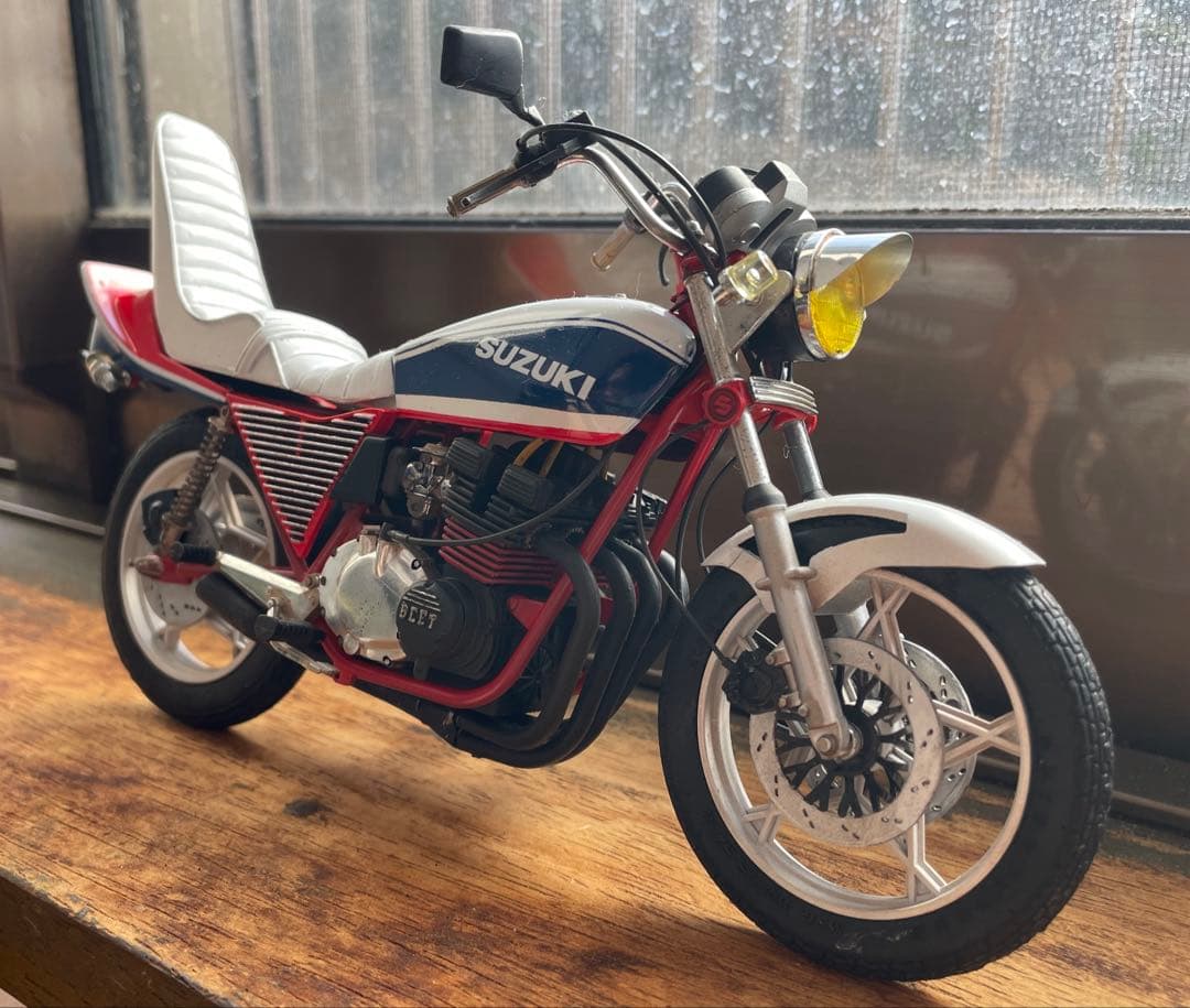 アオシマ　gsx400f 1/12 完成品