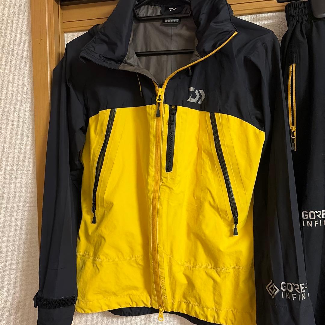 31日まで値下げ中！ダイワ　ゴアテックス(R) レインスーツ DR-1922