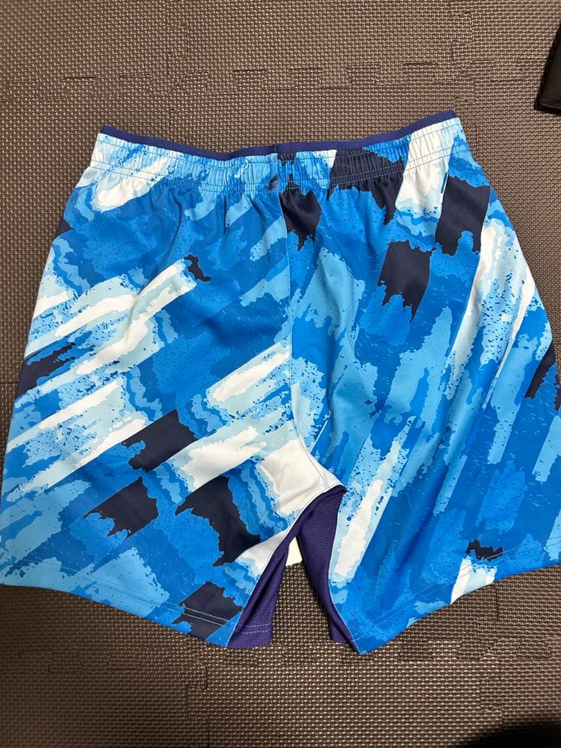YONEX ハーフパンツ 中国代表モデル　L 新品未使用　バドミントンヨネックス