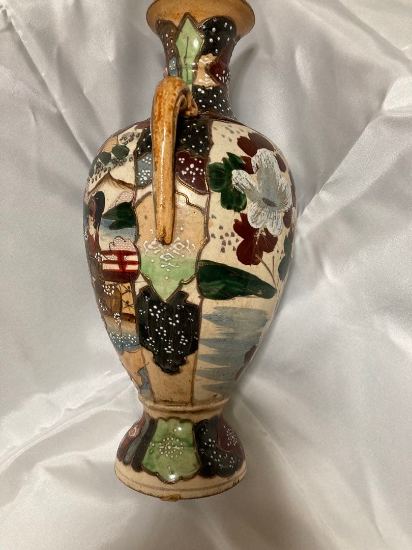 古薩摩焼の飾り壺　インテリア　硴器として飾る　美術品