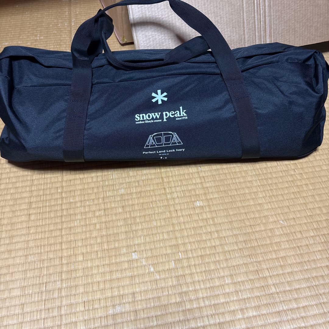 スノーピーク　パーフェクトランドロックアイボリー①