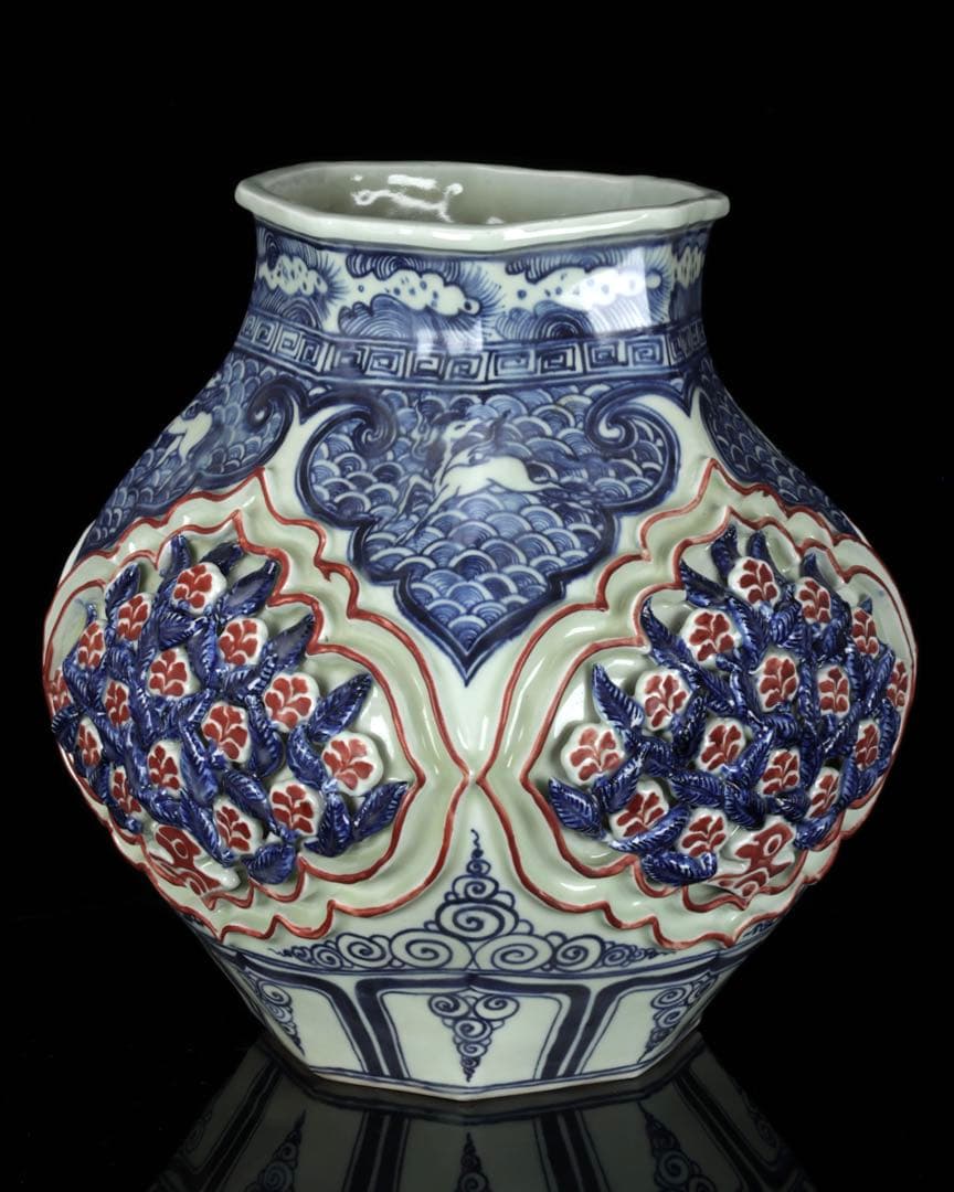 中国古玩 青花釉裏紅透彫花弁麒麟紋壺 唐物 飾壺 花瓶 時代物 古美術 骨董品