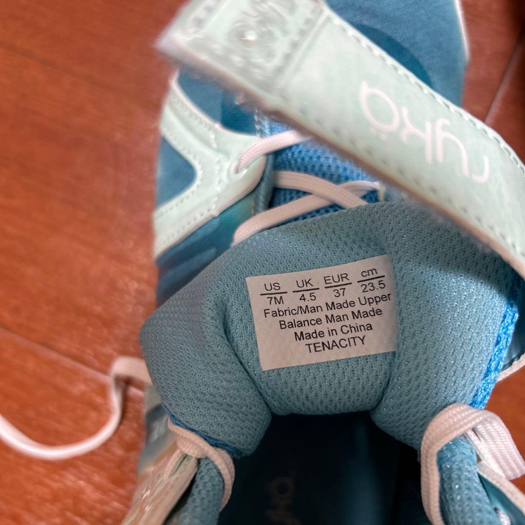 ライカフィットネスシューズ　24.5cm