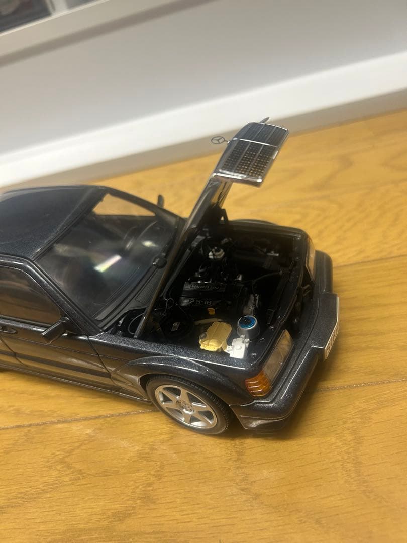 オートアート1/18メルセデス・ベンツ Cクラス ミニカー