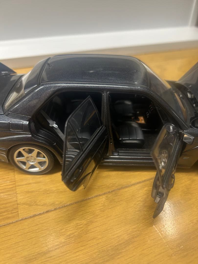 オートアート1/18メルセデス・ベンツ Cクラス ミニカー