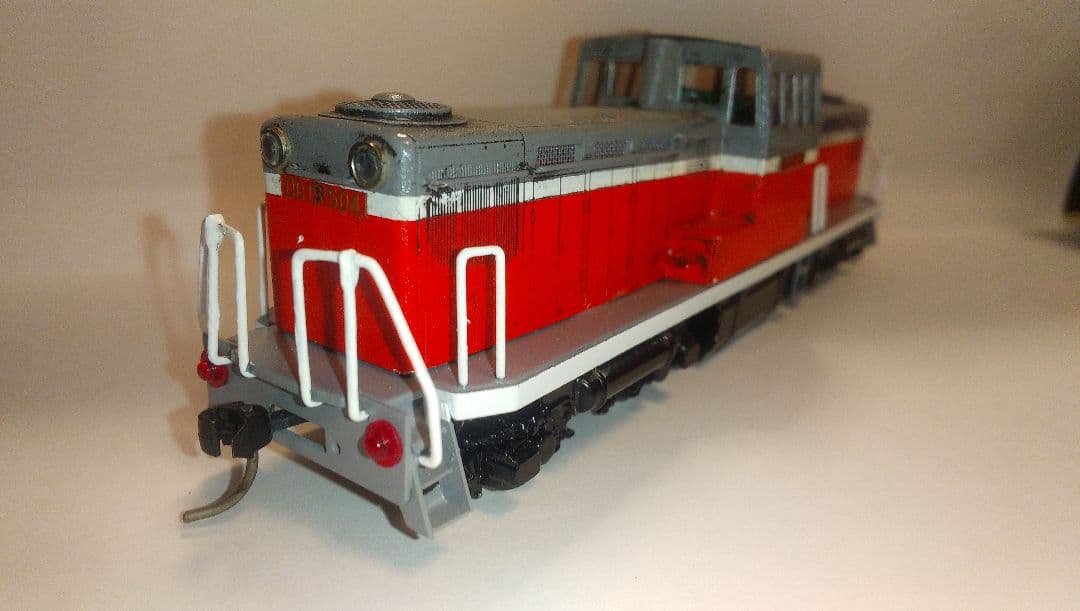 HOゲージ　エンドウ　DD13+2軸貨車4両