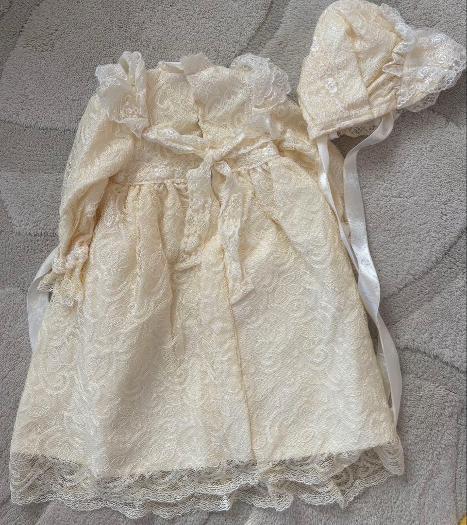 68センチアンティークドール用ドレス　クリーム色レースドレスと帽子