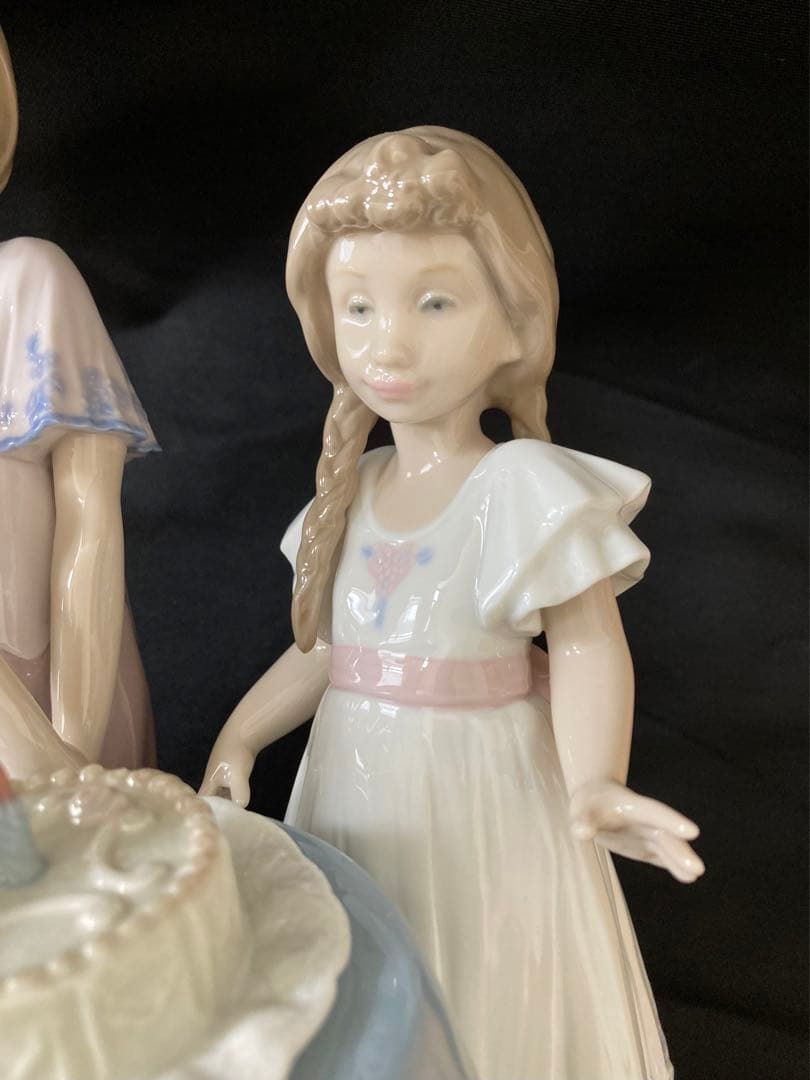 リヤドロ　バースデーケーキ　お誕生日会　家族　姉妹　ファミリー　犬