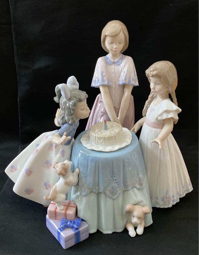 リヤドロ　バースデーケーキ　お誕生日会　家族　姉妹　ファミリー　犬