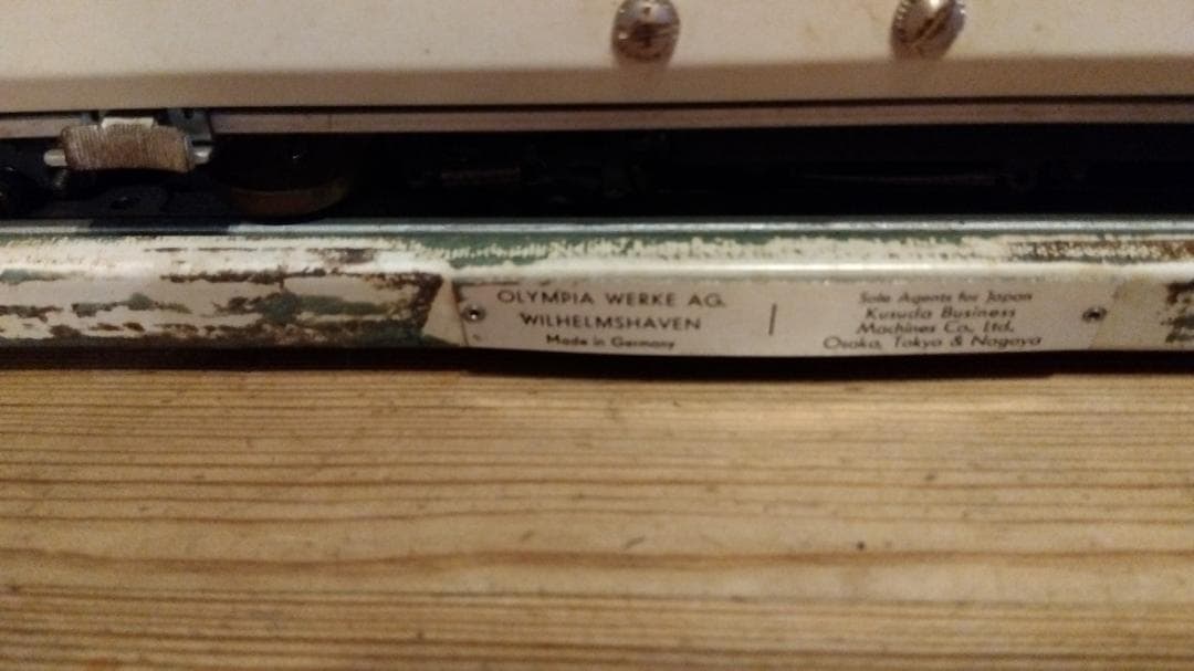 オリンピア　タイプライタ－