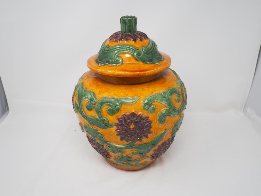 唐三彩蓋付壺　中国　-SO