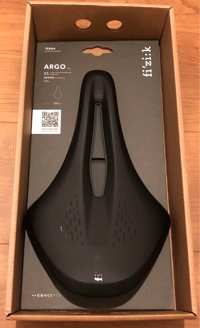 fizik TERRA ARGO X1 160mm カーボンレールサドル