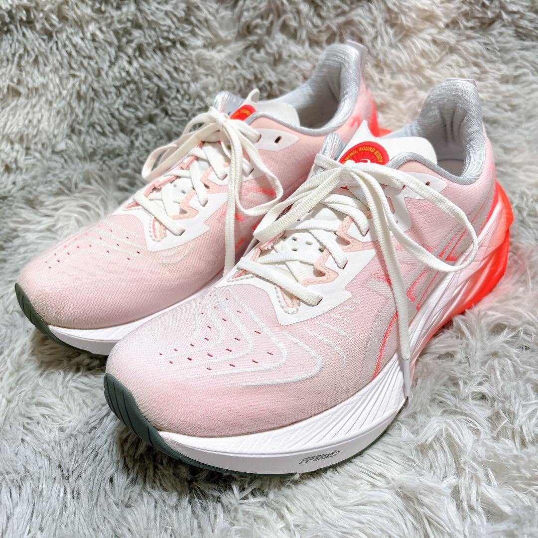 美品アシックス25.5cm ノヴァブラスト4 ランニングシューズ　駅伝カラー