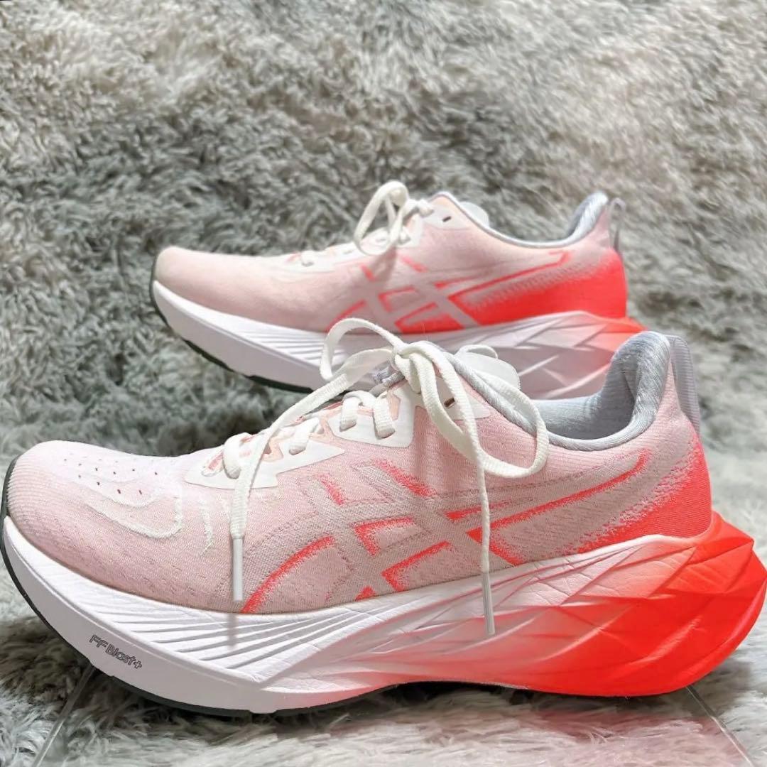 美品アシックス25.5cm ノヴァブラスト4 ランニングシューズ　駅伝カラー