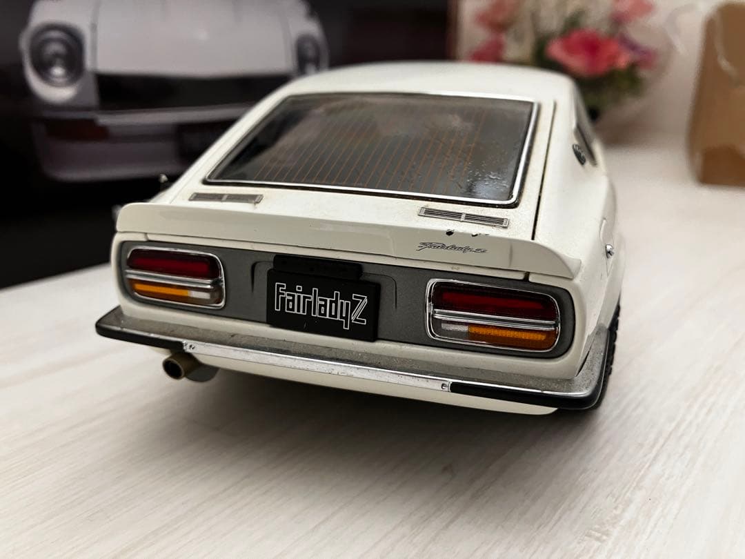 1/18京商 日産　フェアレディZ S30 左ミラーは欠品です。