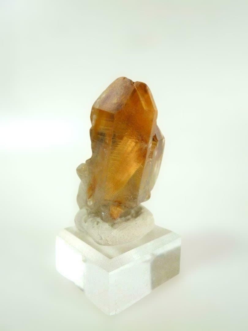 ブラジル産 タイチン ルチル 放射 ルチル クォーツ 水晶 鉱物標本