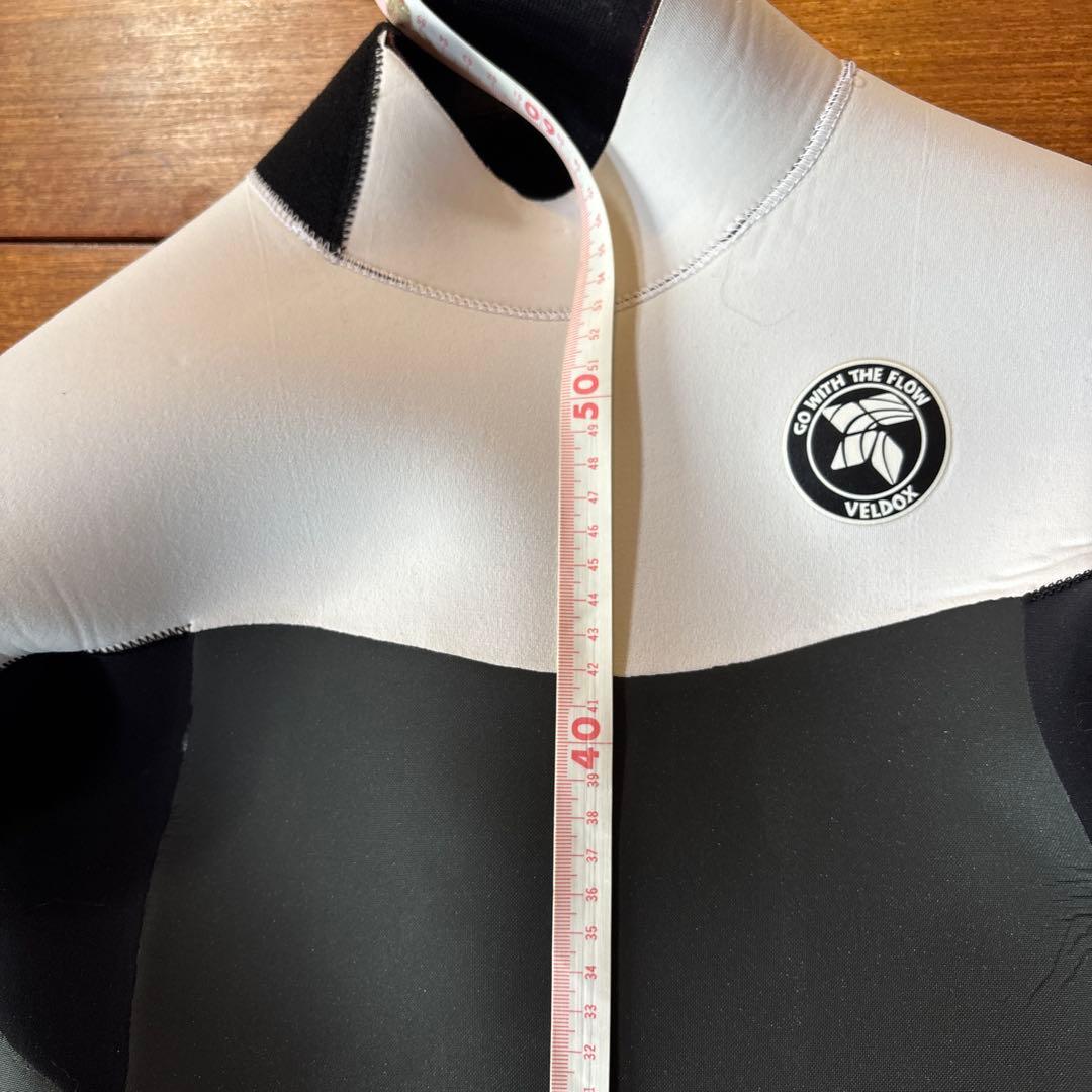 オーダーほぼ新品　セミドライスーツ ブラック・ホワイト