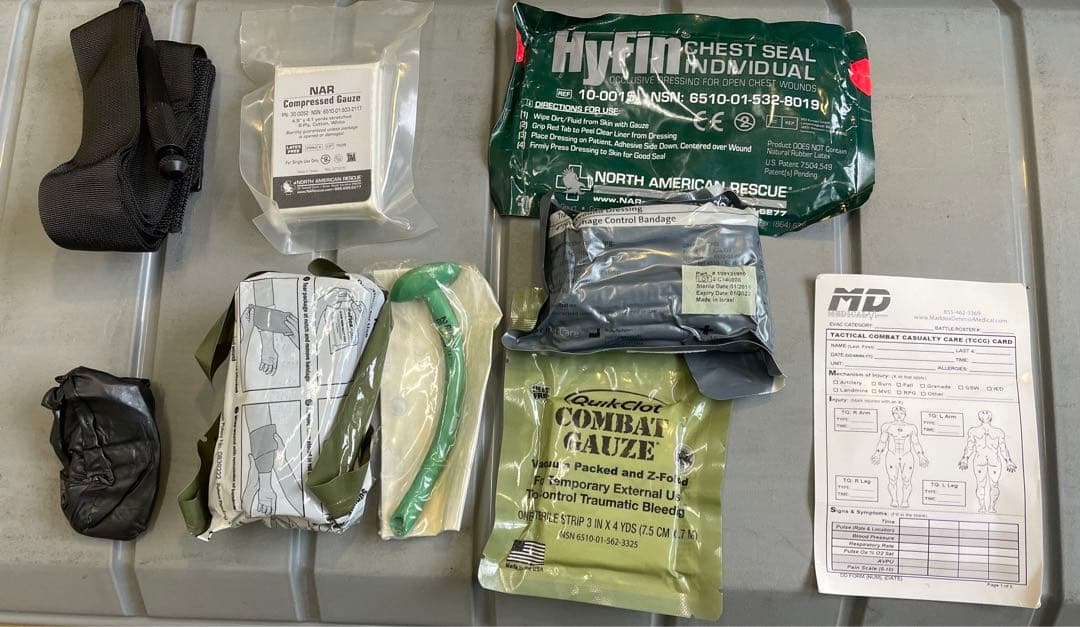 米軍　救急品携行バック　中身付き【期限切れ】