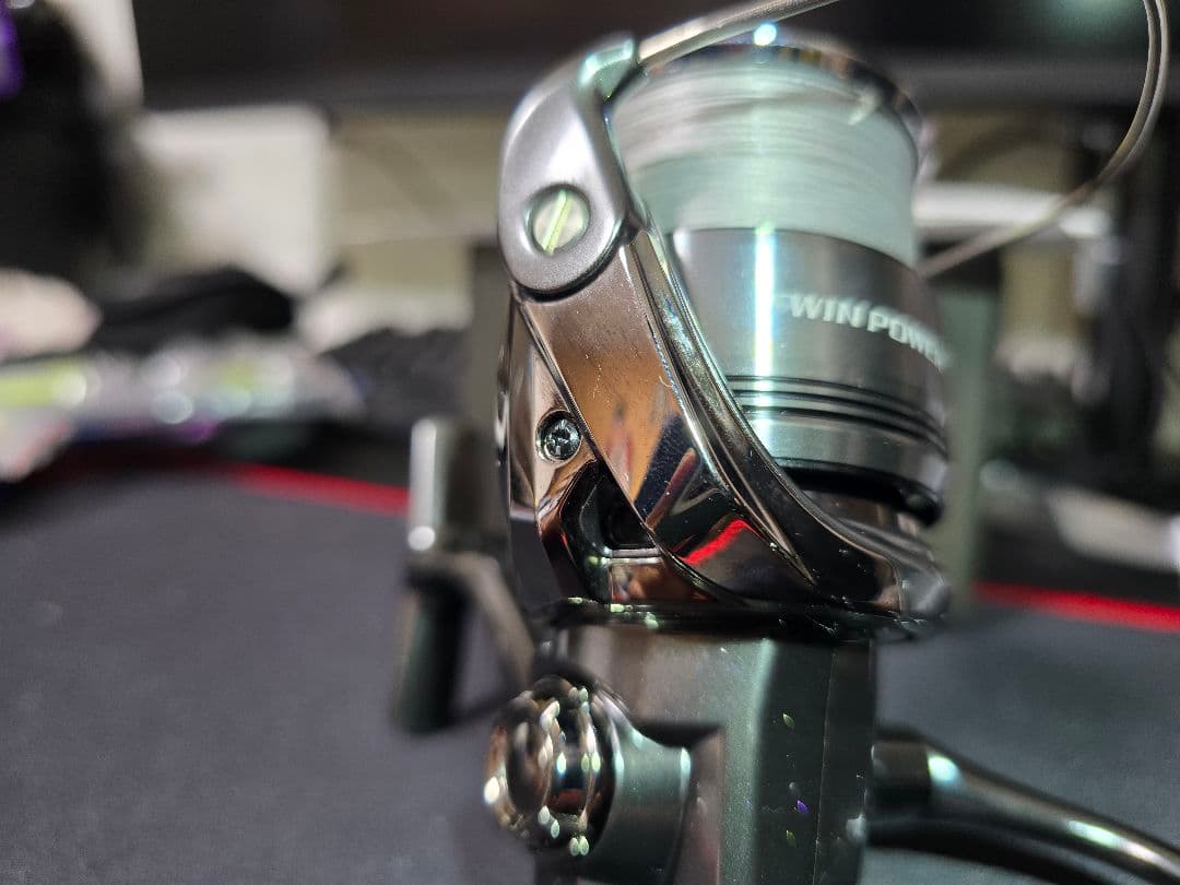 【美品】24 ツインパワー 4000MHG ◆PEラインおまけ付き◆ シマノ