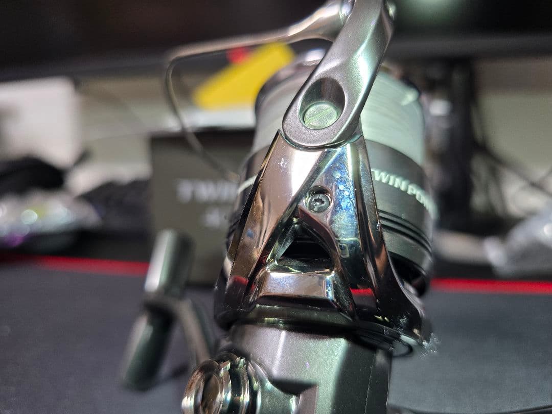 【美品】24 ツインパワー 4000MHG ◆PEラインおまけ付き◆ シマノ