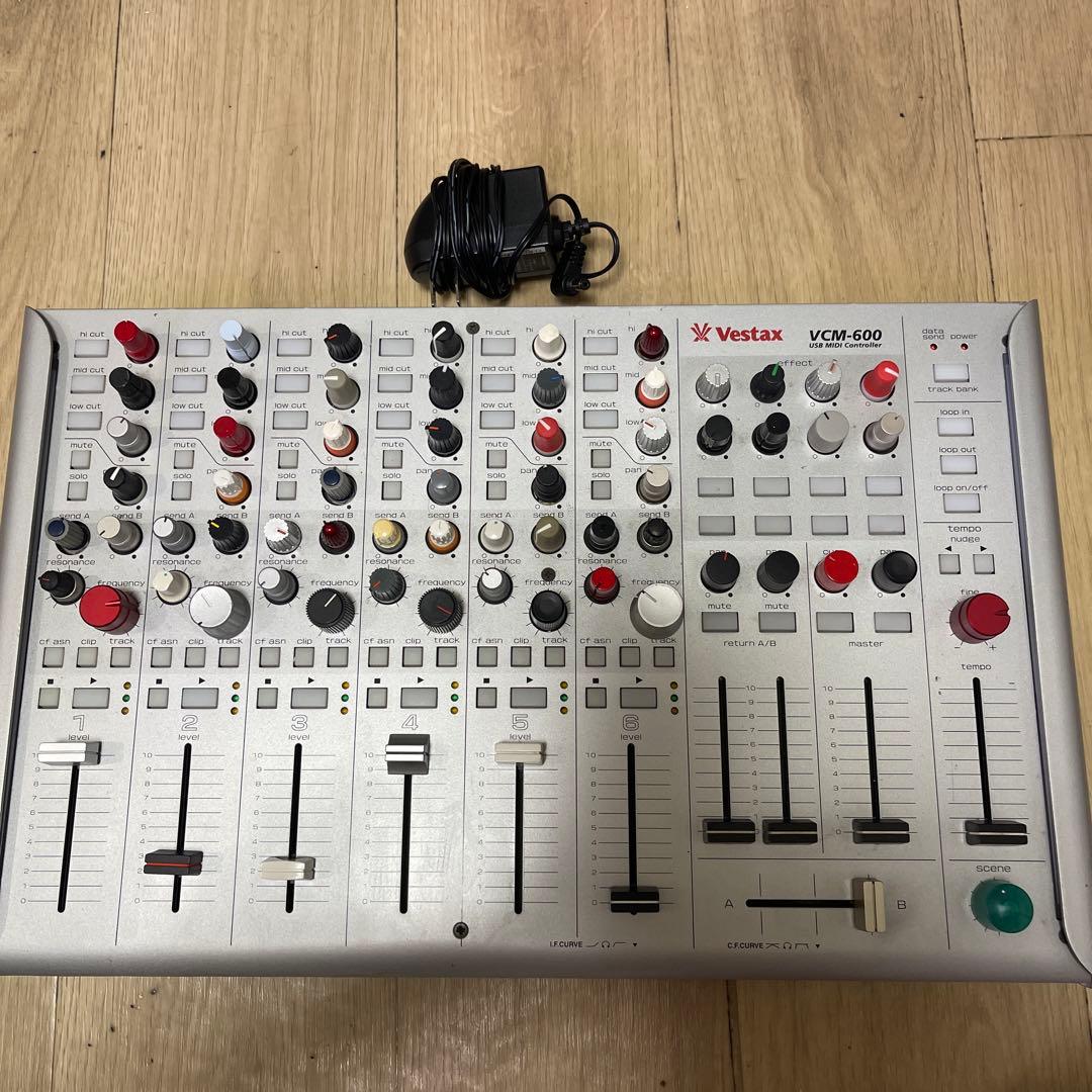 Vestax MIDIコントローラー VCM-600