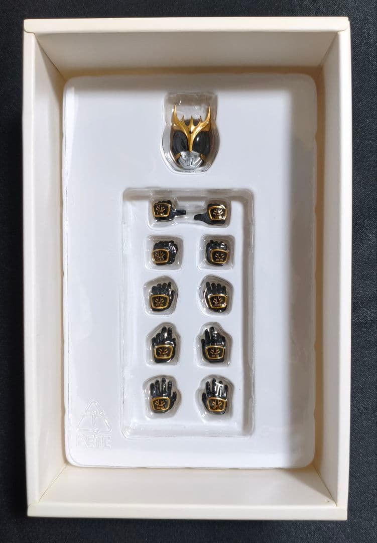 真骨彫　フィギュアーツ　仮面ライダークウガ　アルティメットフォーム　説明書なし