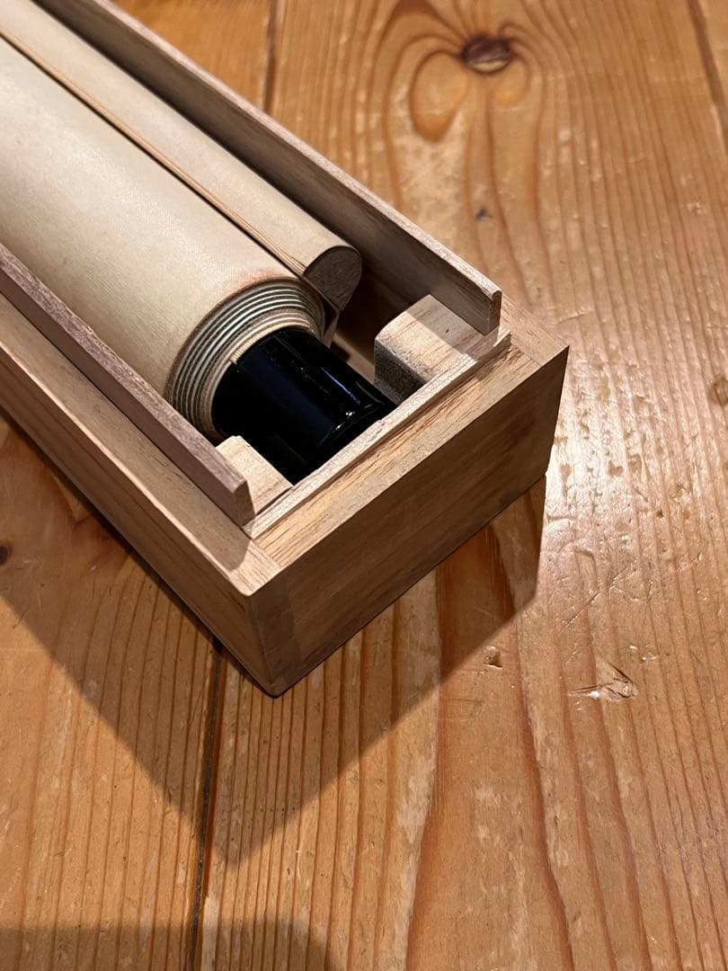 西垣大道 掛軸 掛け軸「開花香満衣」書 臨済宗 大徳寺 極楽寺直筆 茶掛 桜 春