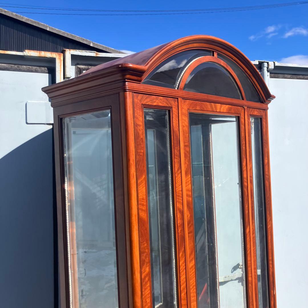 イタリア家具 木製大型 アーチ型ガラスショーケース 飾り棚 アンティーク