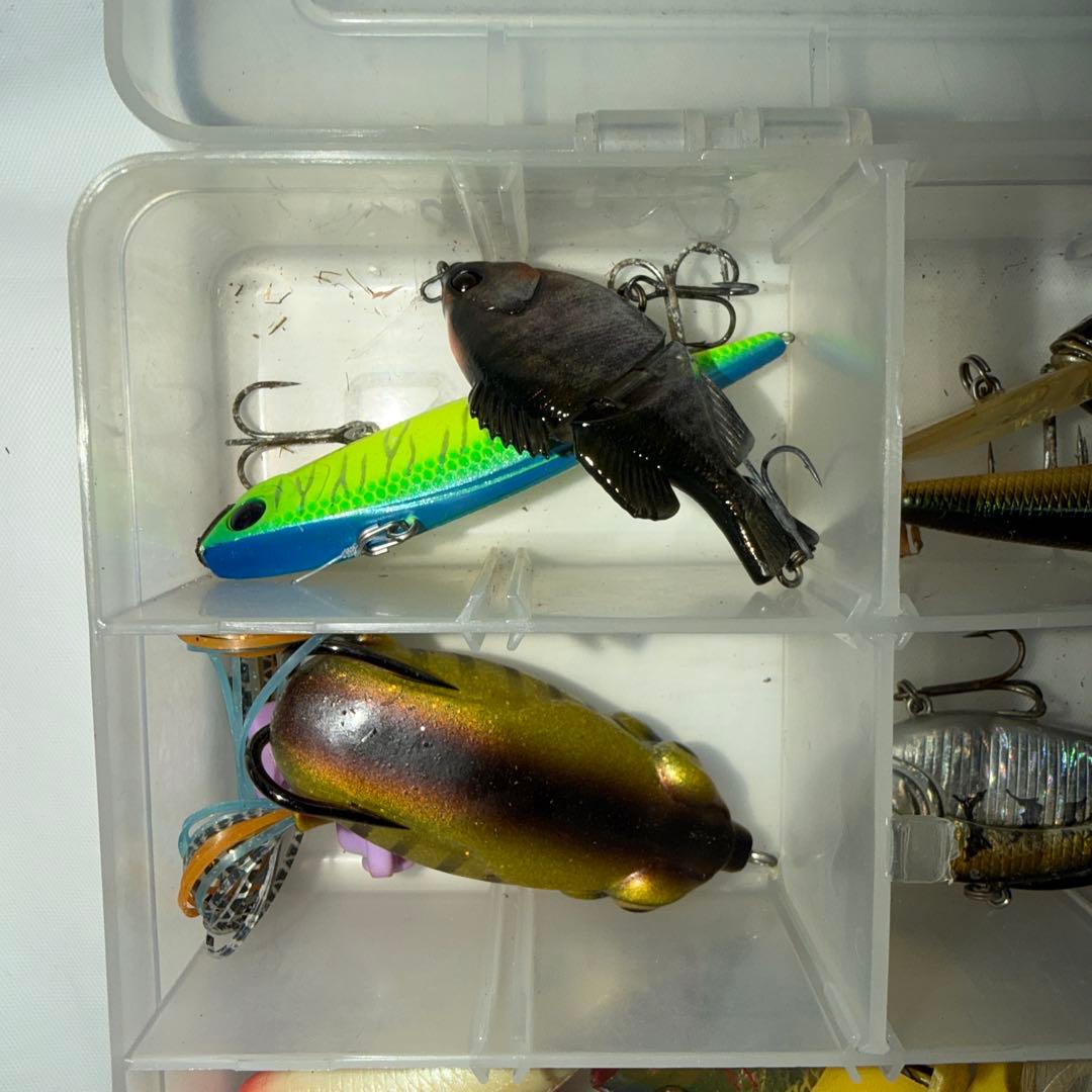 ハードルアー23個セット プラスチックケース入り