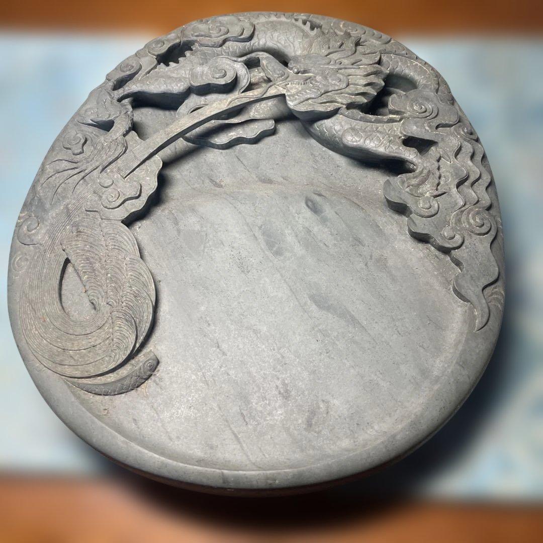 一点物　一枚岩大きな龍彫刻の石製硯