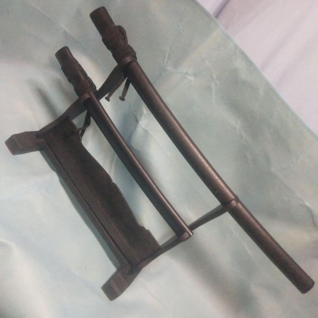 黒塗り梨地仕上げ鞘大小脇差し（模造刀)