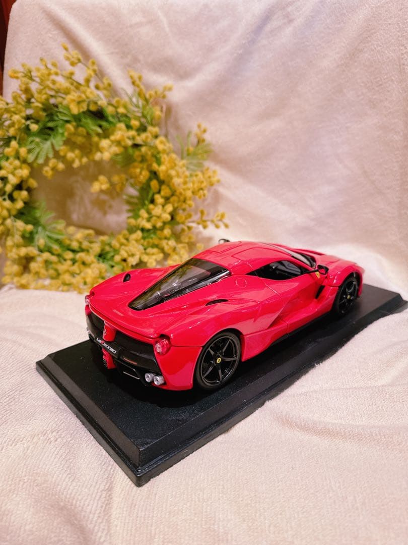 極美品　1/18 ラ・フェラーリ　レッド
