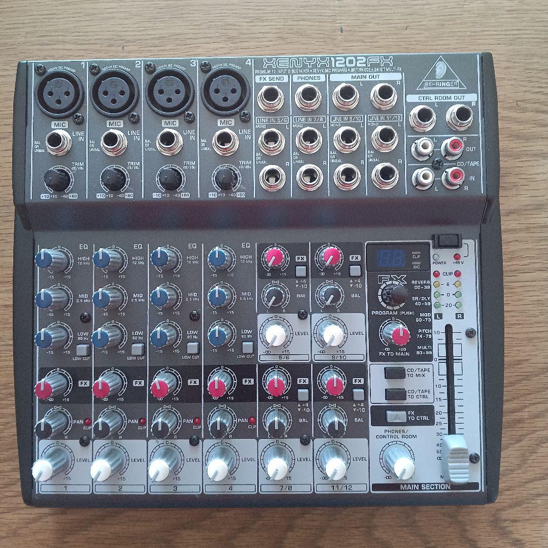 BEHRINGER XENYX 1202FXミキサー