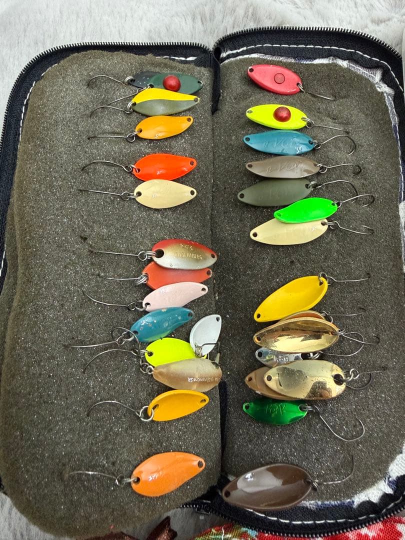 ミノー・プラグ・スプーン　ルアーセット 収納ケース付き