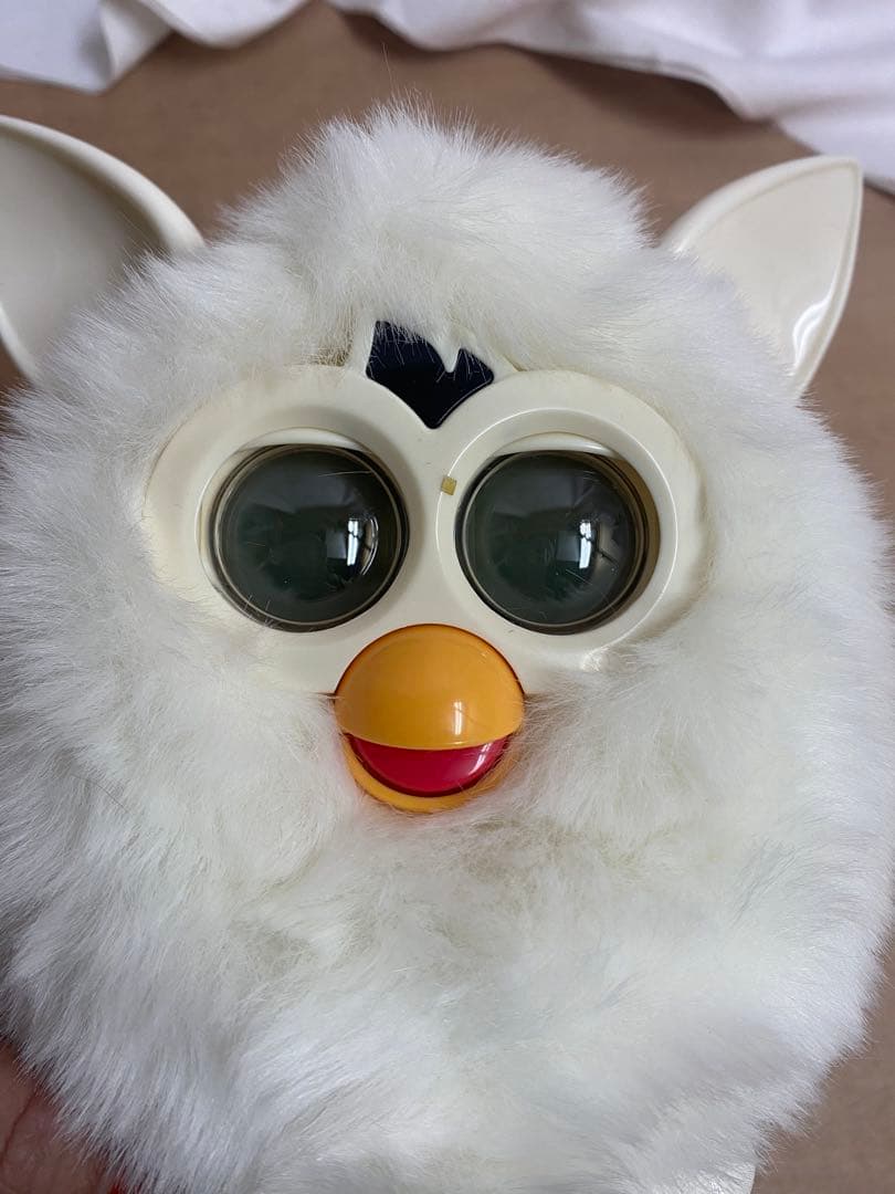Furby ホワイト 箱付き　動作確認済み