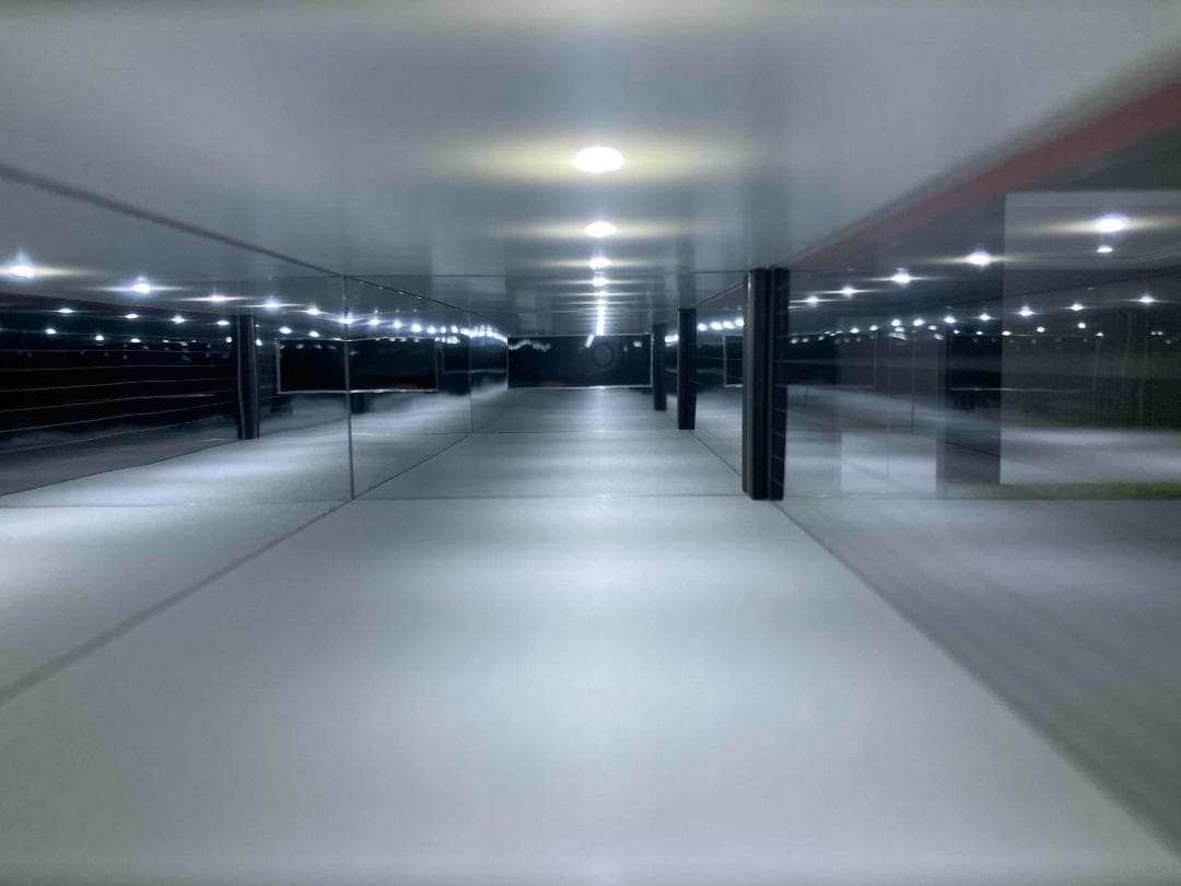 ミニカー専用ジオラマ：1/64 カーディーラーⅣ（オールブラック）希少モデル！