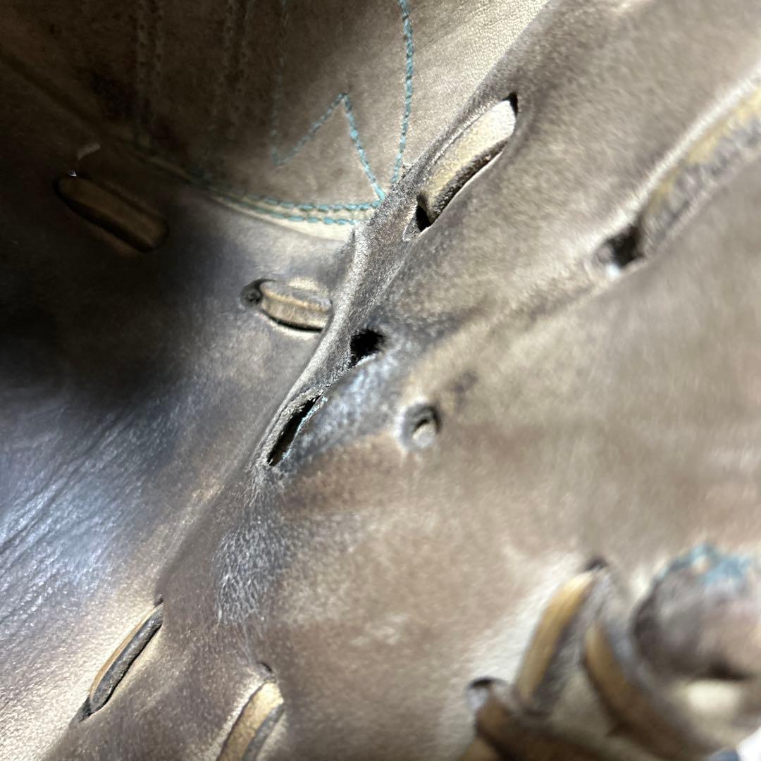 硬式野球グローブ 赤色と白色