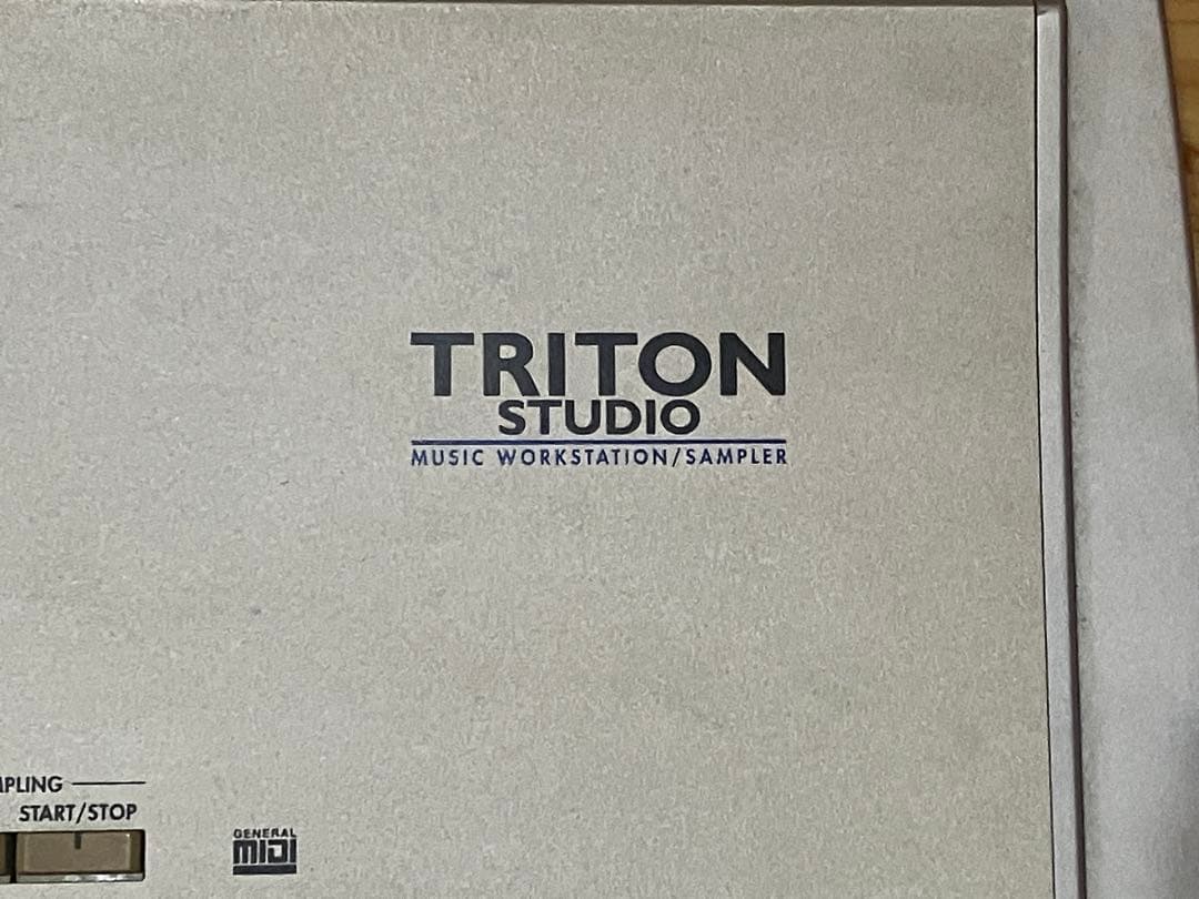 鍵盤楽器 KORG TRITON STUDIO