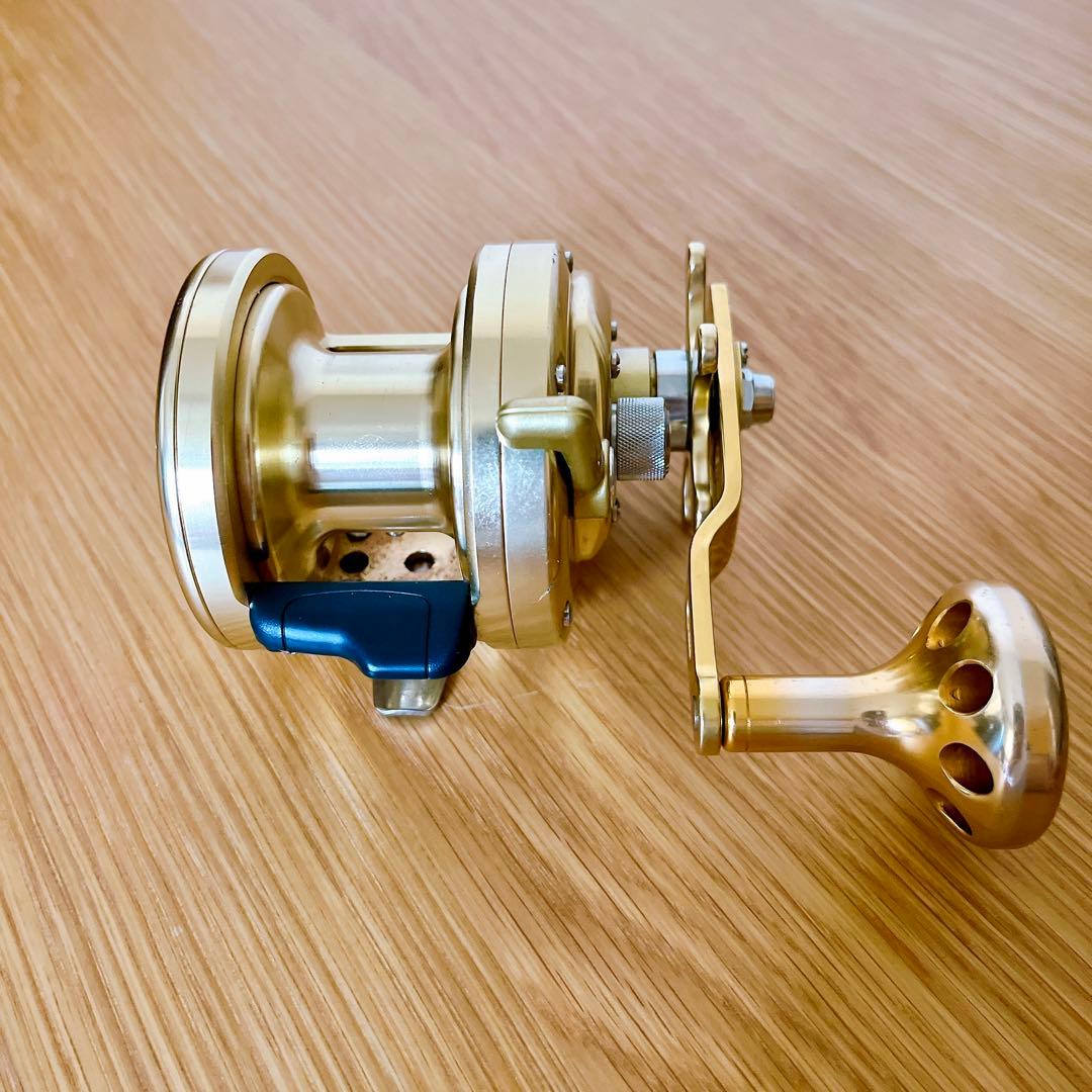 美品　シマノ　スコーピオン オシアジガー 2000P リール