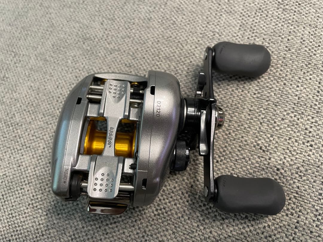 美品07メタニウム MG7 左巻き シマノ SHIMANO nium L