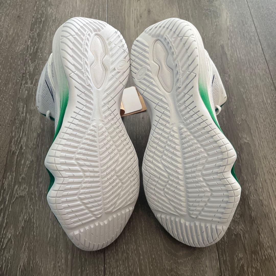 asics バスケットボールシューズ　NOVA SURGE2 27センチ