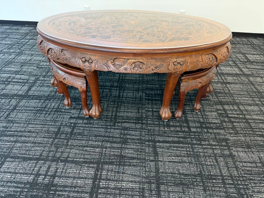 彫刻楕円形テーブルーデザイン椅子4客セット