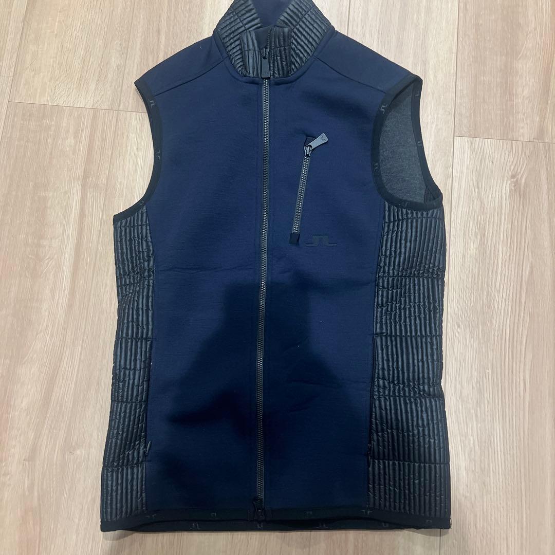 再値下げ！J.LINDEBERGネイビーベスト S