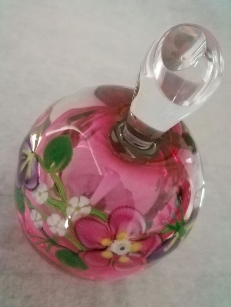 ZelliqueStudio　色ガラス花文パフュームボトル　香水瓶　アートガラス