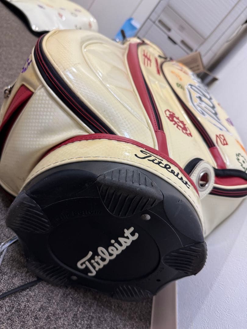 タイトリスト　エナメルキャディバッグVOKEY DESIGN